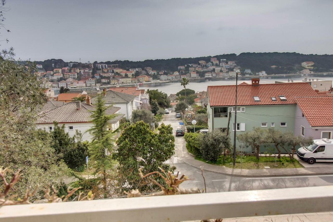 Apartments Mirella Mali Lošinj Exterior foto