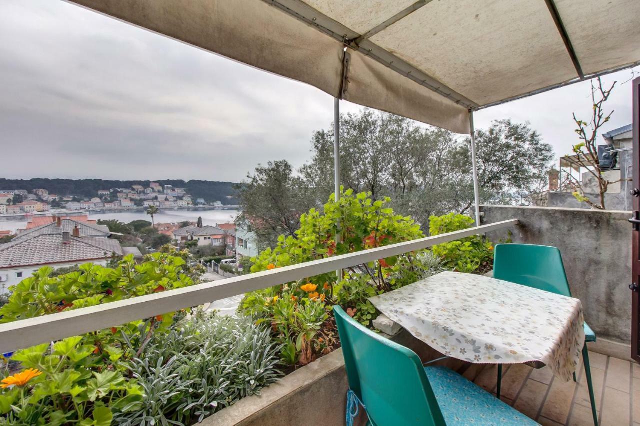 Apartments Mirella Mali Lošinj Exterior foto