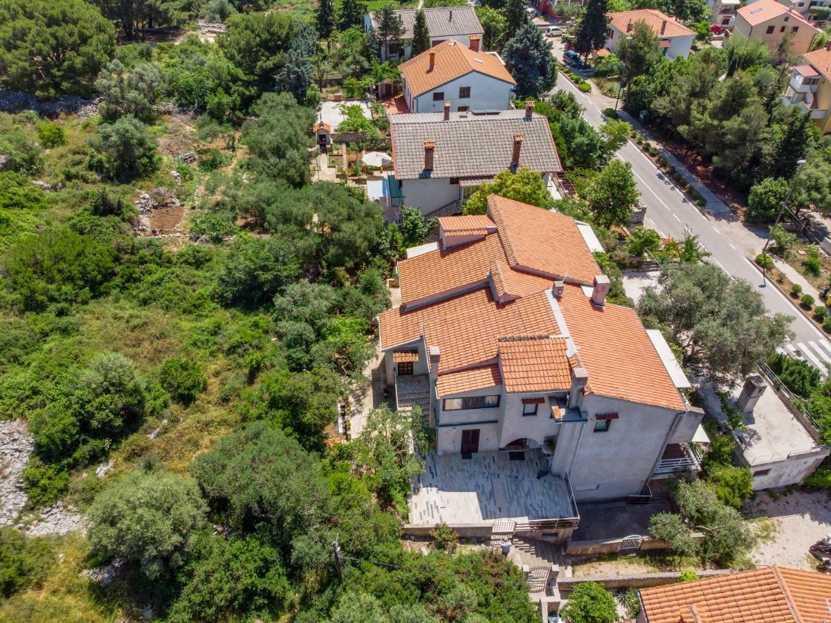 Apartments Mirella Mali Lošinj Exterior foto